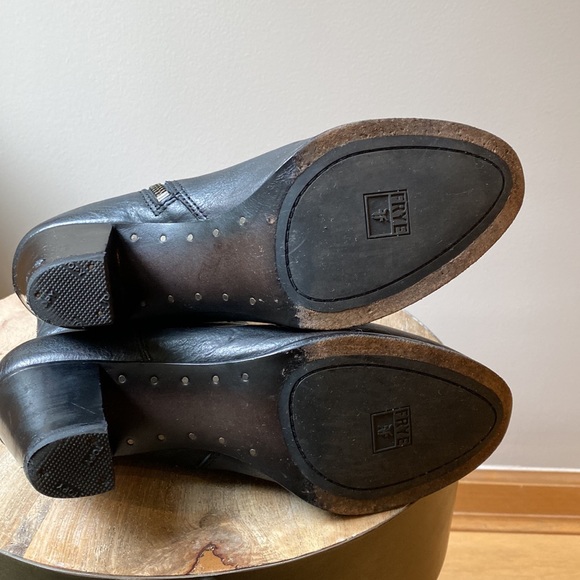 Frye leather booties size 8. - Picture 5 of 10